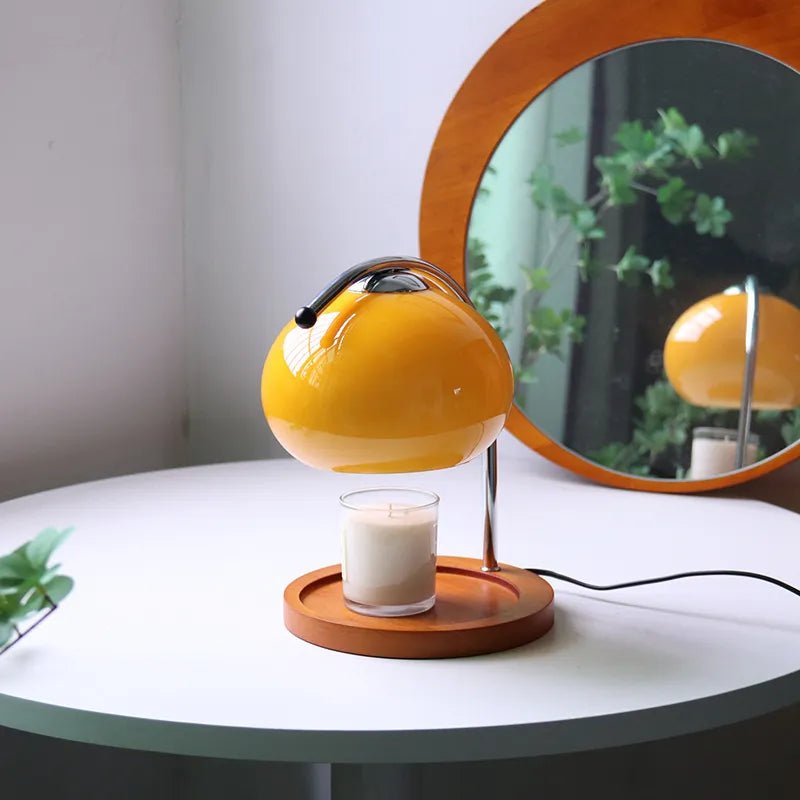 Glazen tafellamp in retro stijl met standaard